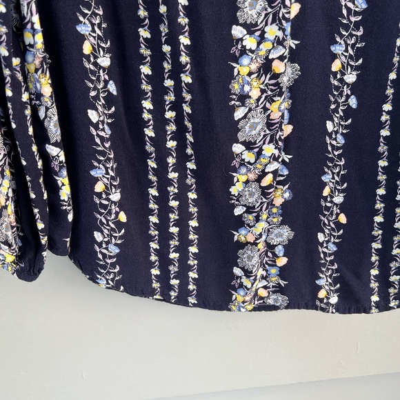 Old Navy Top Womens Navy Floral Stripe Rayon - Picture 2 of 4